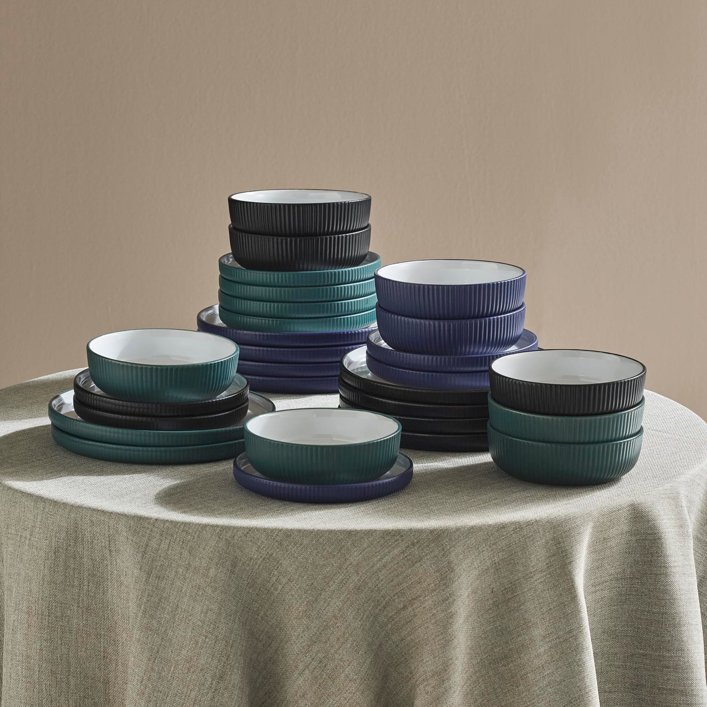 Christian Siriano Laro 12-Piece Stoneware Dinnerware Set, Plates and Bowls Set, Microwave and Dishwasher Safe, Dish Set for 4, Green