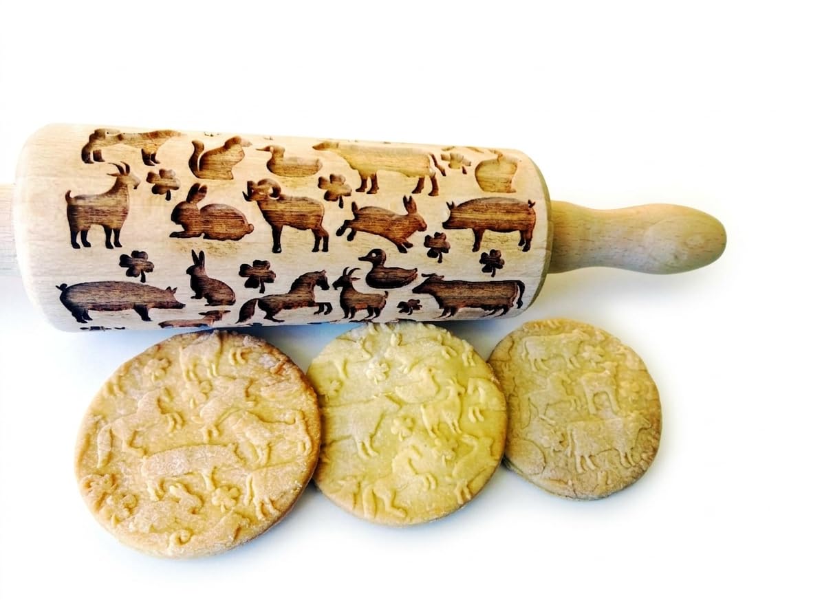 CATS embossing rolling pin. Wooden embossing rolling pin with cats