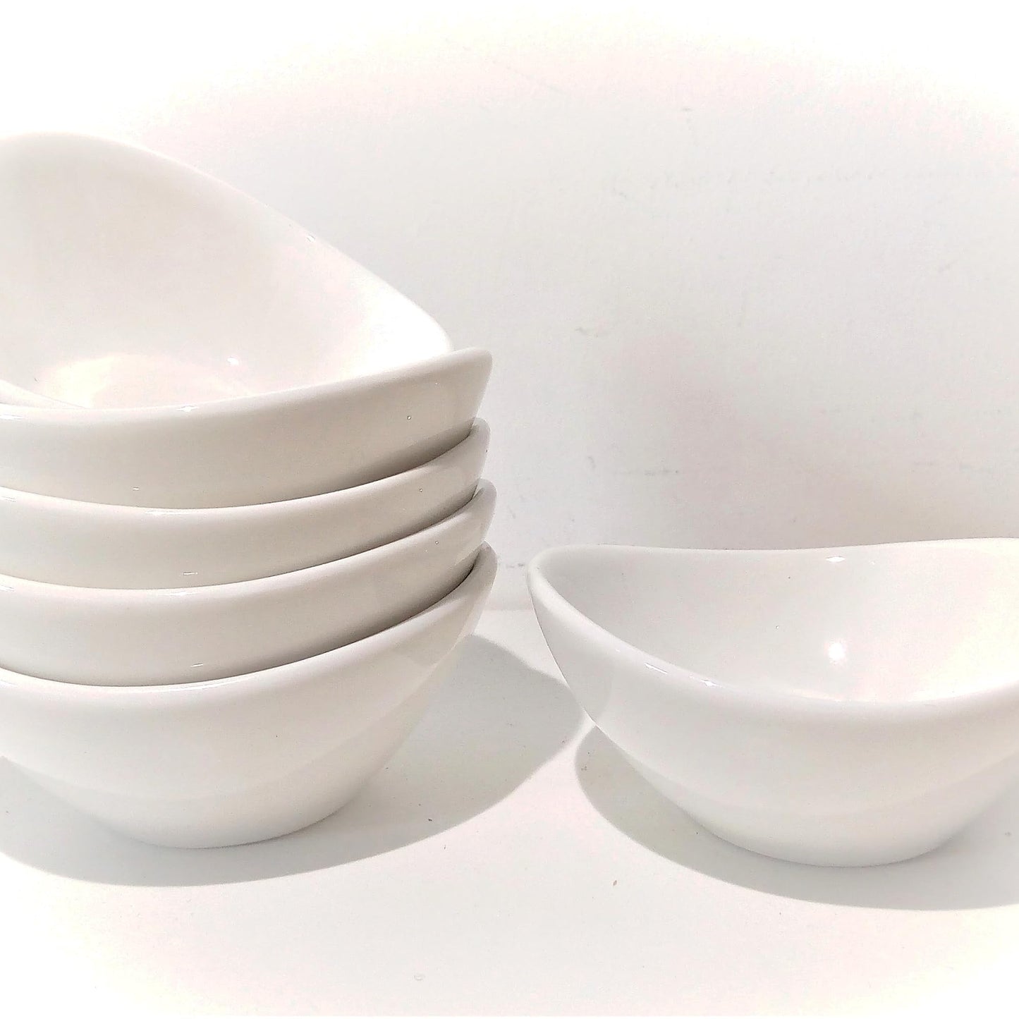 Holitika Soy Sauce Dishes Set of 6, 1oz Small Japanese Dipping Bowls for Sushi & Charcuterie, White Porcelain Sauce Cups, Microwave & Dishwasher Safe