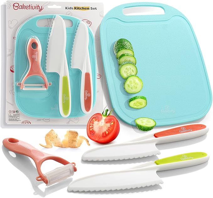 Baketivity Kid-Safe Plastic Knife Set with Cutting Board & Peeler