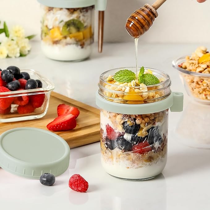 LANDNEOO 4 Pack Overnight Oats Containers with Lids and Spoons, 16 oz Glass Mason Jars with Airtight Lids, Overnight Oats Jars for Milk, Cereal, Fruit-Green
