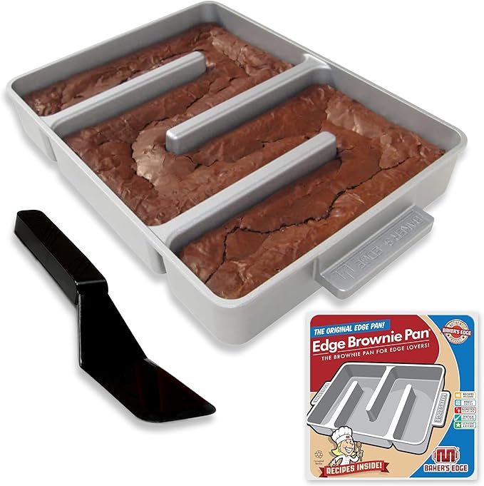 Baker's Edge Original All Edges Brownie Pan including lid, spatula & wedge