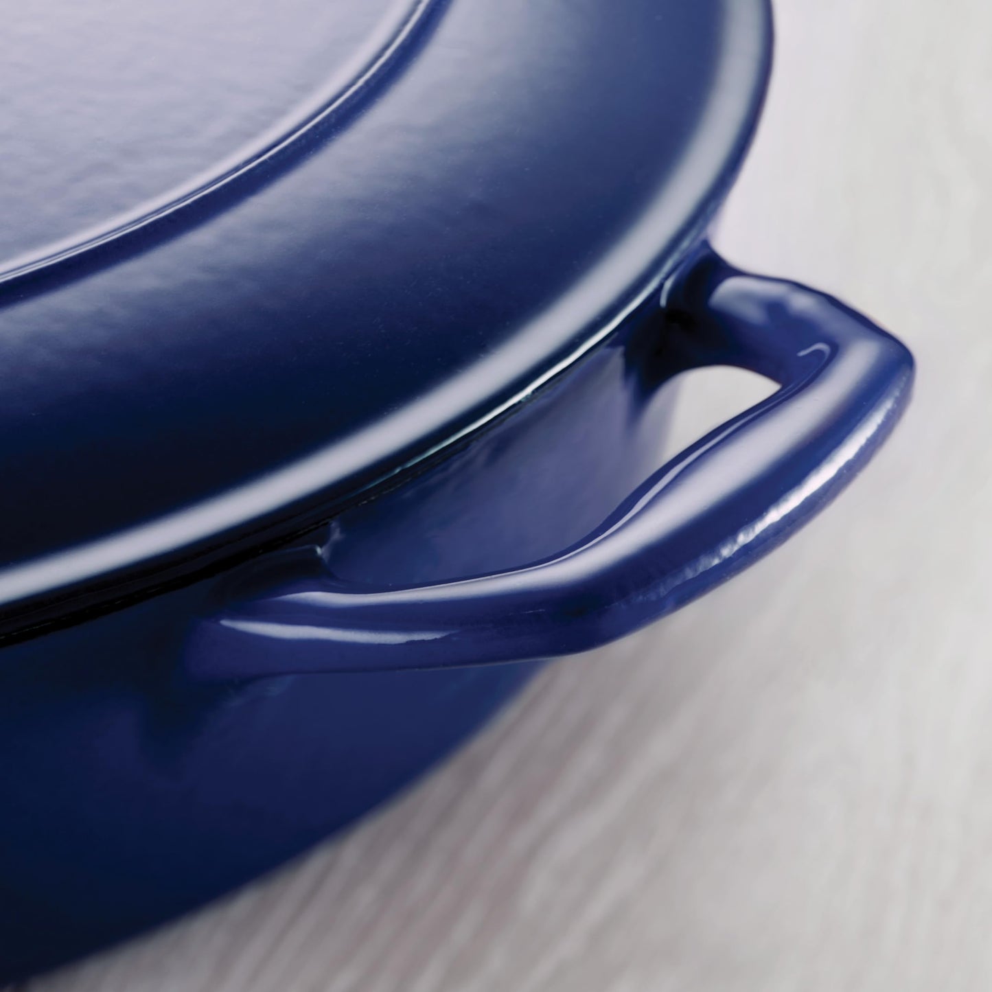 Tramontina Bestow Enameled Cast Iron 7-Qt Oval Dutch Oven Pot with Lid