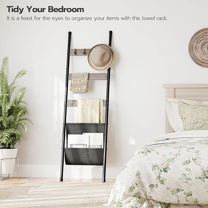 HOOBRO Blanket Ladder, 5 Tier Towel Rack, 17.3" L x 63" H, Wall-Leaning Blanket Rack for Living Room, Decorative Ladder with 4 Hooks and Magazine Pocket, Greige BG32CJ01