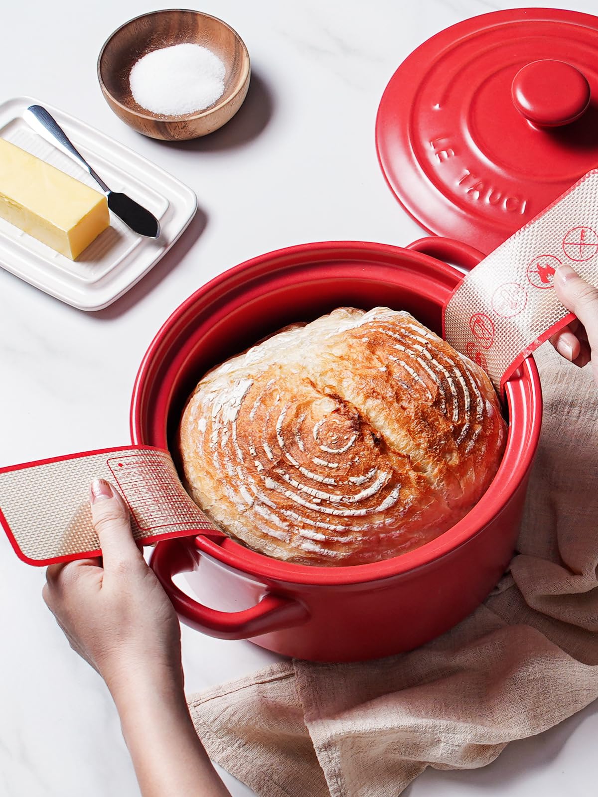 LE TAUCI 3 QT Ceramic Bread Baker with Lid for Sourdough, Covered Bread Baking Pot with Natural Steam Retention, Oven Safe to 500°F, Silicone Bread Sling Included, Forest Green
