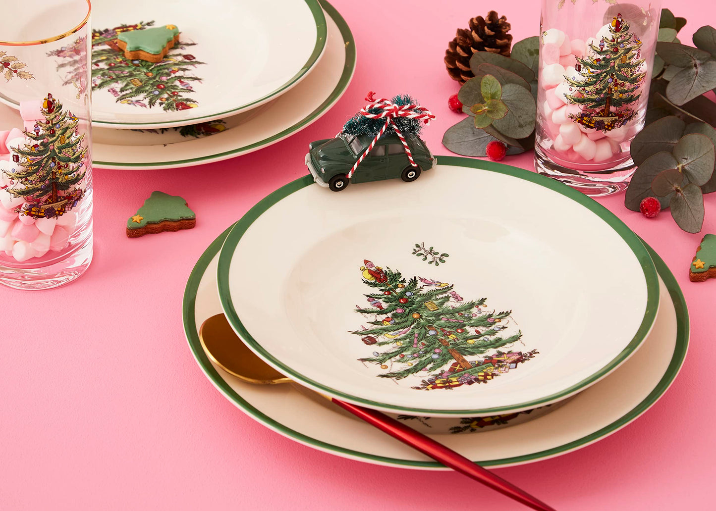 Spode Christmas Tree 9" Soup Plate (Set of 4) – Stoneware Bowls with Festive Tree Design & Green Rim, Ideal for Serving Soup, Pasta, Salad – Microwave & Dishwasher Safe Holiday Dinnerware