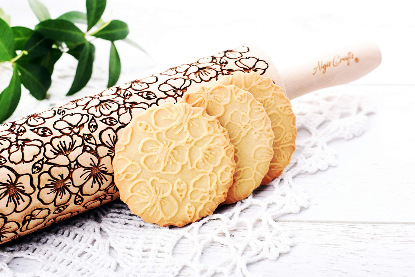 CANNABIS ROLLING PIN PATTERN with CANNABIS LEAVES for EMBOSSED COOKIES