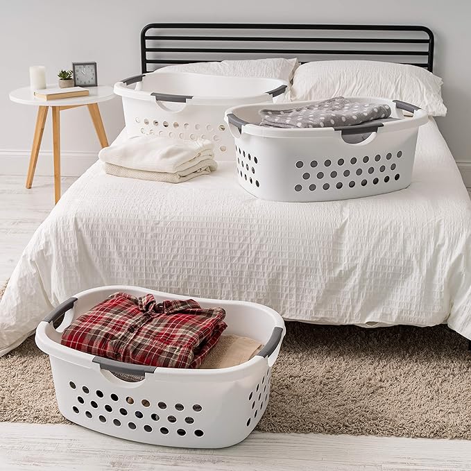 IRIS USA 50L Plastic Hip Hold Laundry Basket with Built-In Comfort Carry Handles, 3 - Pack, 1.5 Bushel, Clothes Hamper, Laundry Hamper, Ventilation Holes, for Closet Dorm Laundry Room Bedroom, White